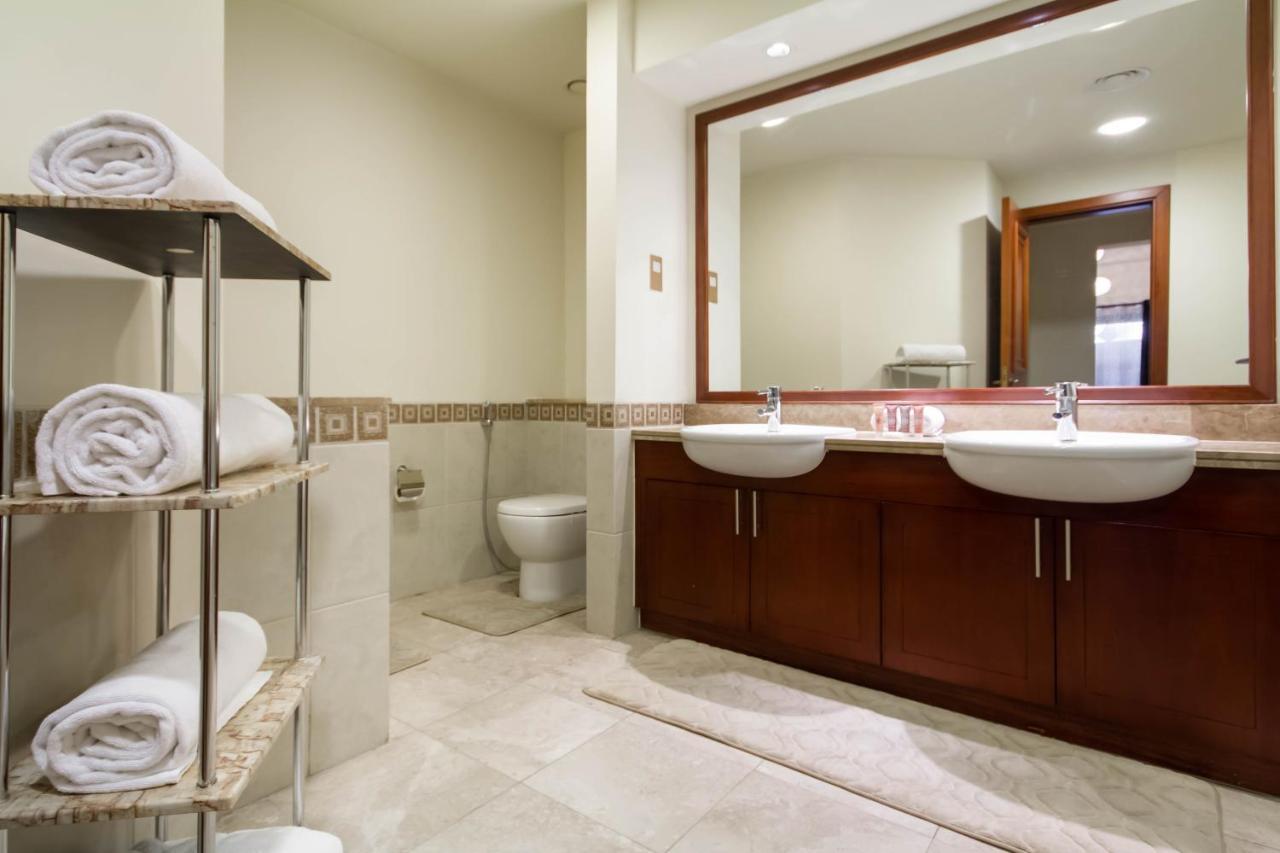 Bespoke Holiday Homes - Palm Jumeirah- 1 Bedroom Fairmont North Residence ドバイ エクステリア 写真