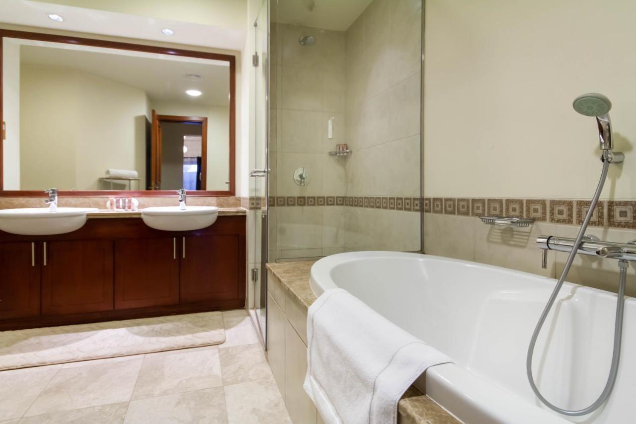 Bespoke Holiday Homes - Palm Jumeirah- 1 Bedroom Fairmont North Residence ドバイ エクステリア 写真
