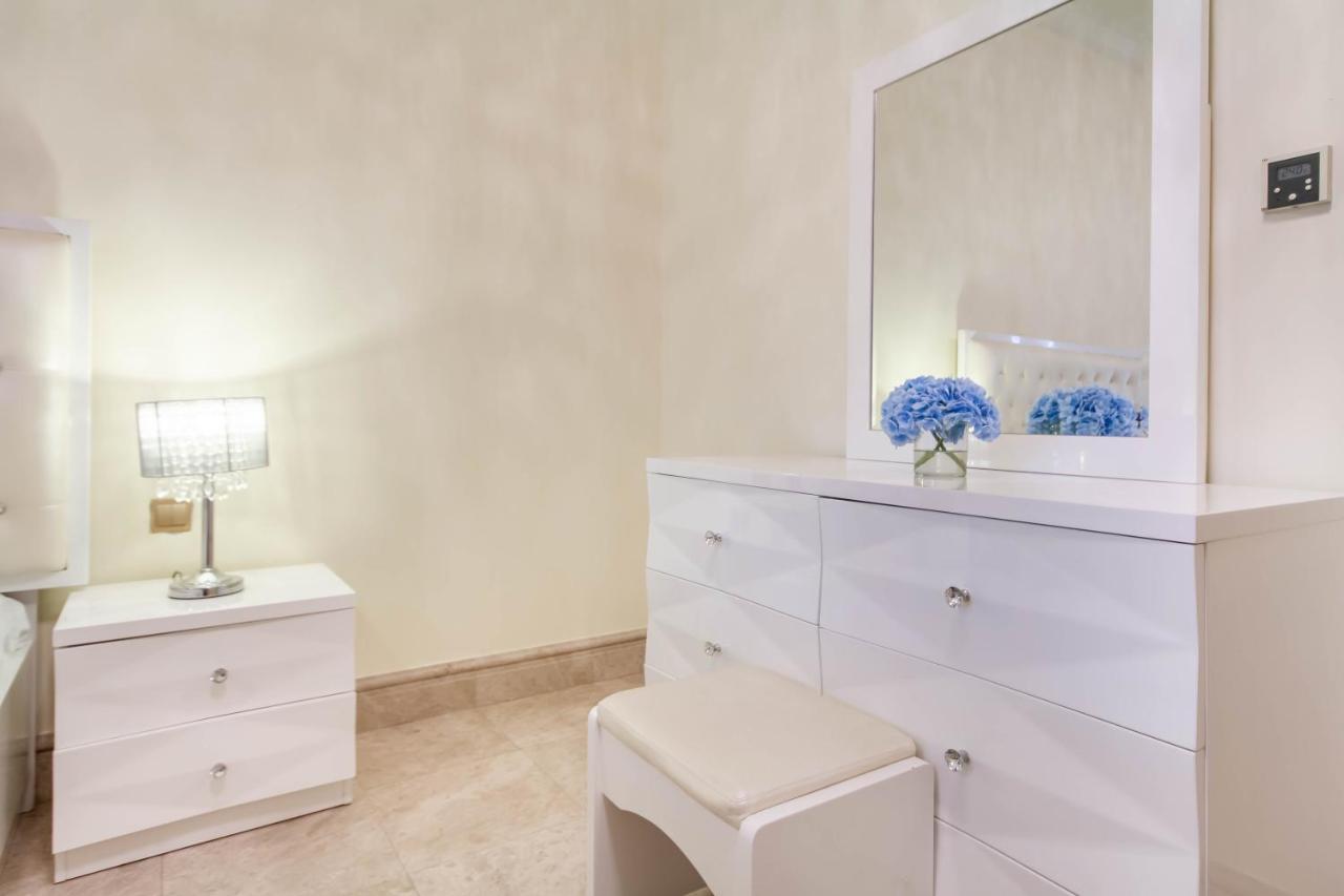 Bespoke Holiday Homes - Palm Jumeirah- 1 Bedroom Fairmont North Residence ドバイ エクステリア 写真