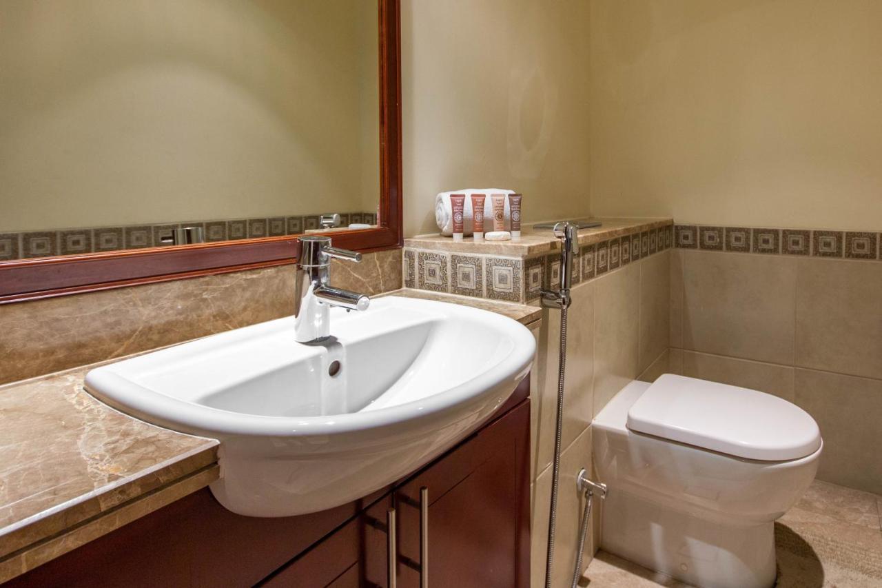 Bespoke Holiday Homes - Palm Jumeirah- 1 Bedroom Fairmont North Residence ドバイ エクステリア 写真