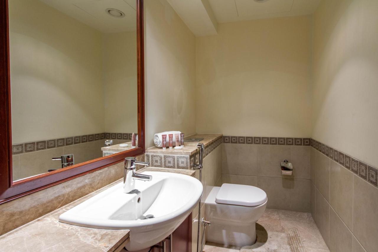 Bespoke Holiday Homes - Palm Jumeirah- 1 Bedroom Fairmont North Residence ドバイ エクステリア 写真